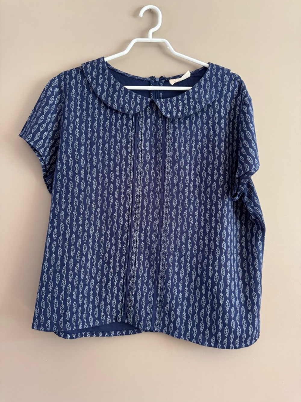 White Leaf Print Peter Pan Collar short sleeves Navy Blouse - Size 20UK (16US)